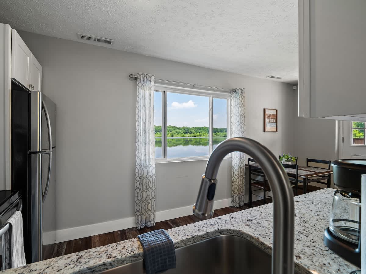 8a7130d8 10c9 4d sPQAr