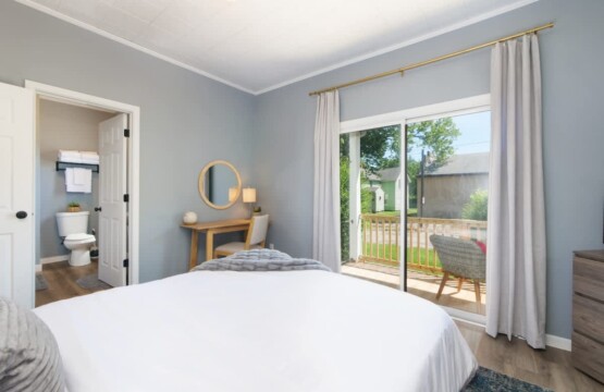 8aef3ce2 7aaf 4f IHt0t