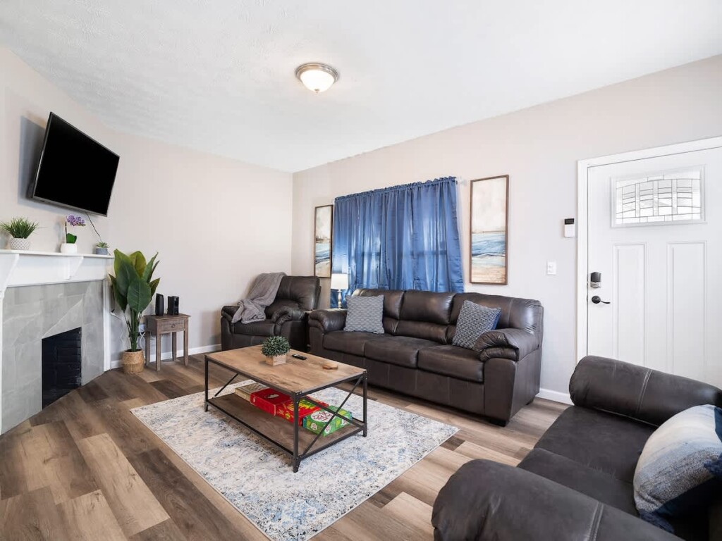 8b254cd8 d875 43 Gq02E