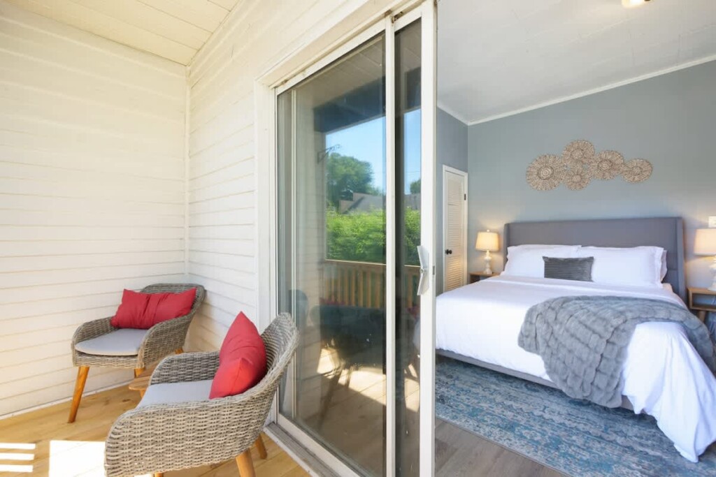 8b8833d8 02a2 47 8dQY5