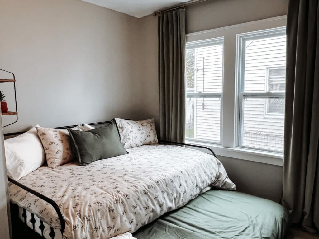 8ca9cf1e 15bc 4e yCrwy