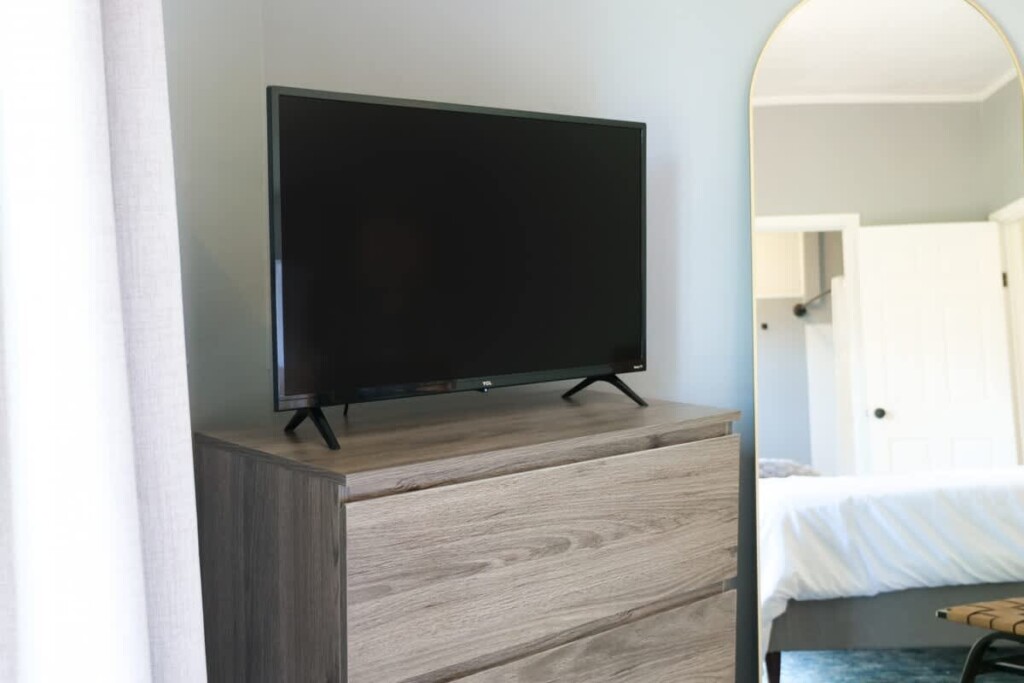 8d66e12c 1a81 44 bNDxE