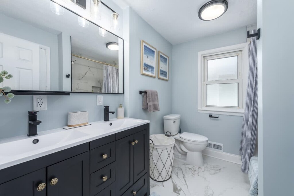 951802a7 8f8d 42 DA5Zy