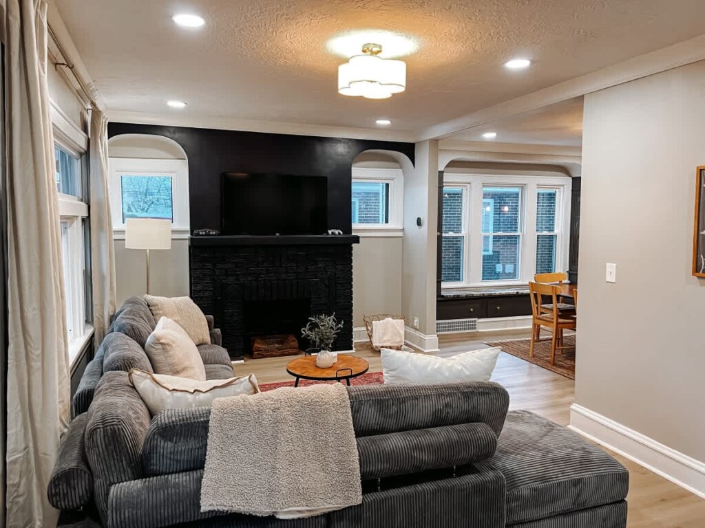 97b56697 bd1f 42 HUKuQ 1