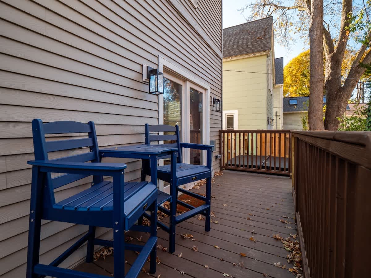 999ddb65 82f1 47 wYOVl