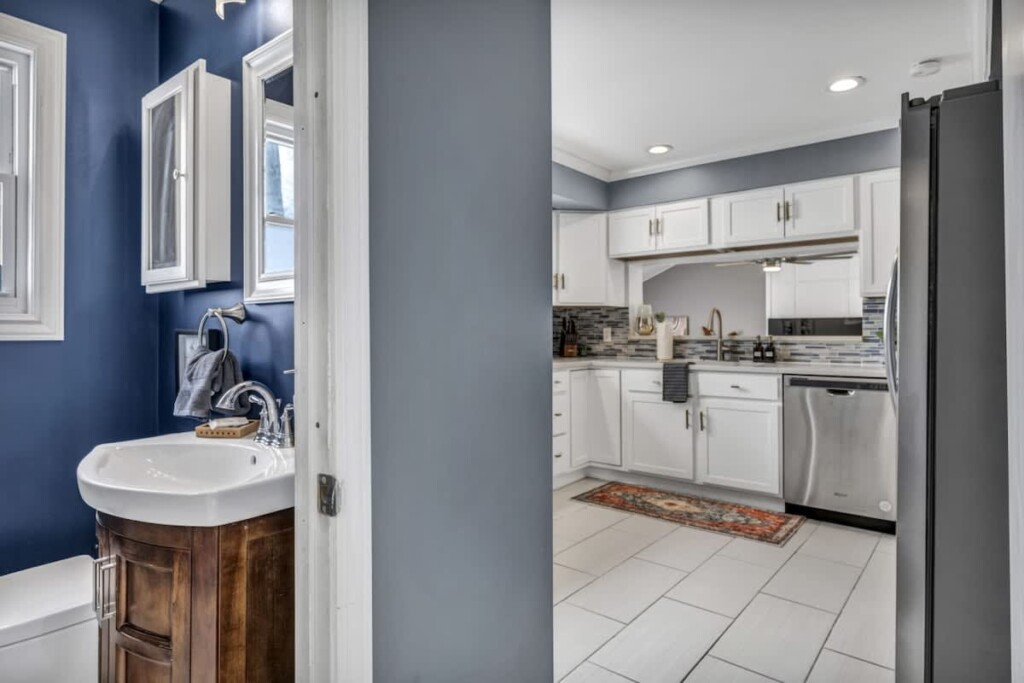 9a502fc4 da12 4a 1 0ut