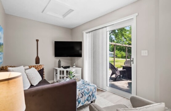 a1a5a582 8be9 4c DjQ3B