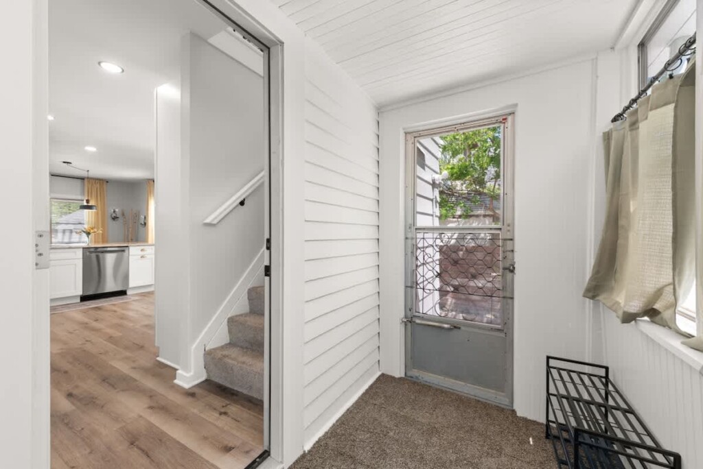 aa357d77 cb18 4b CbEJm