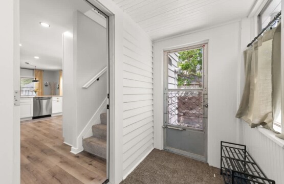 aa357d77 cb18 4b CbEJm