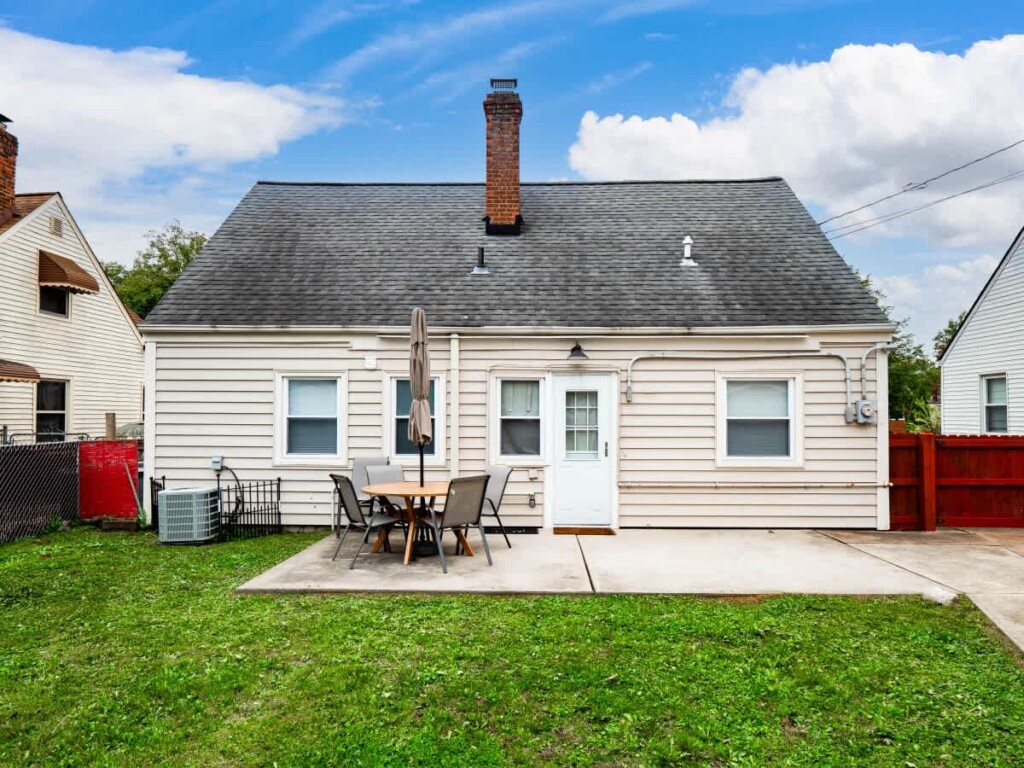 ac1edfeb c631 4c 4SXzN