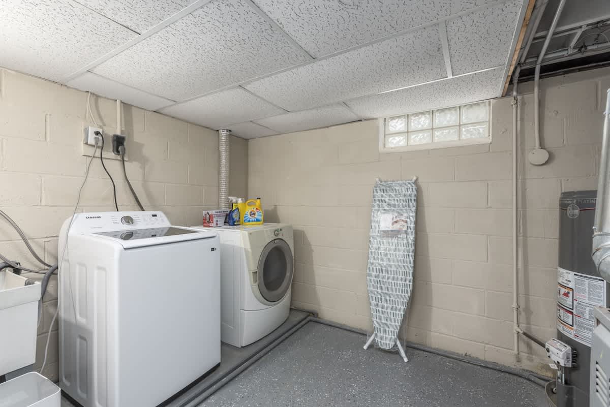 ae4414b8 4d58 48 JzmgJ 1