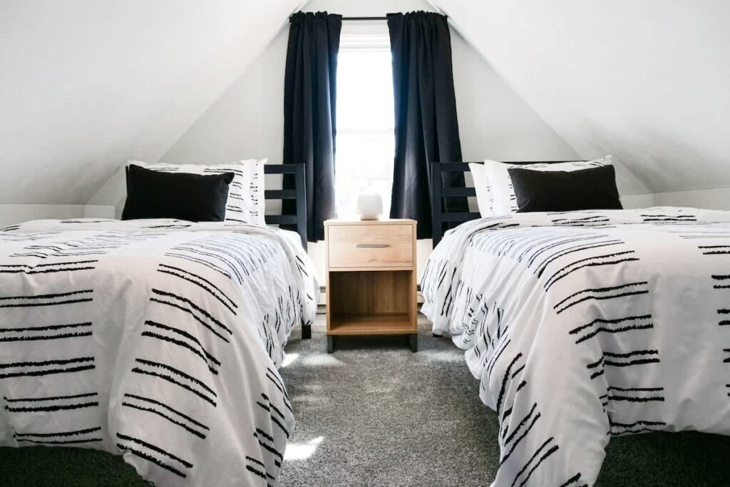 b32750f4 e327 48 A1BSS