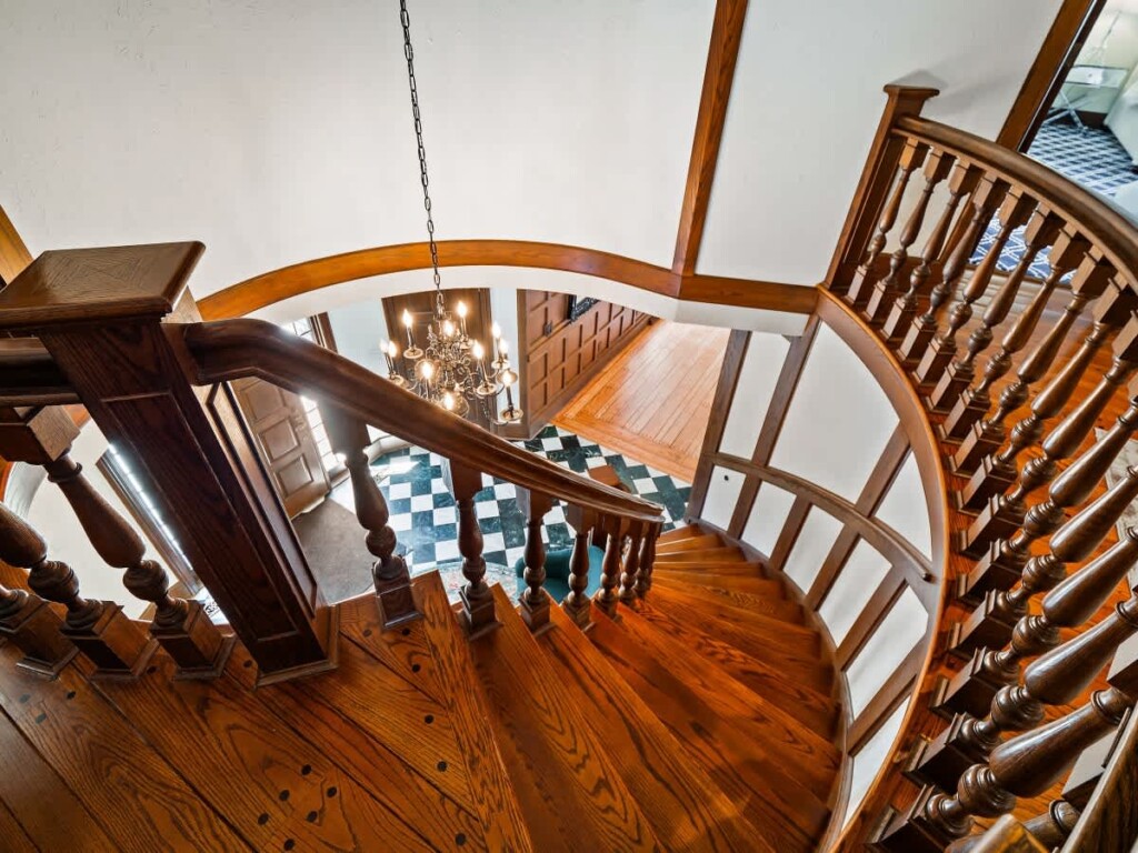 b3276f18 d4eb 4c 0QSTu