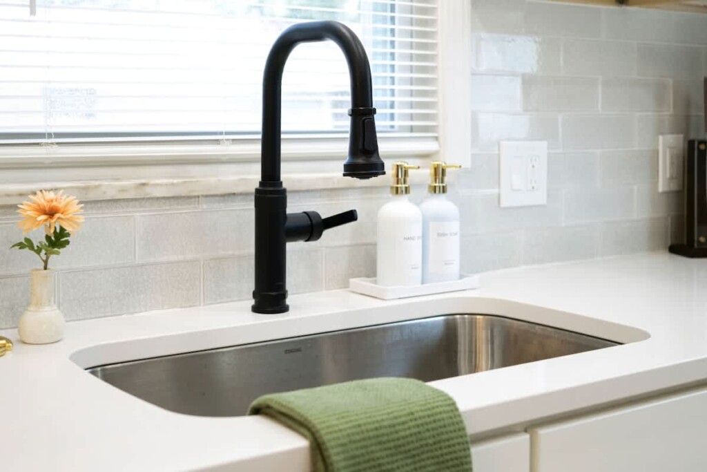 b84adb90 d30a 4e 4zV9i