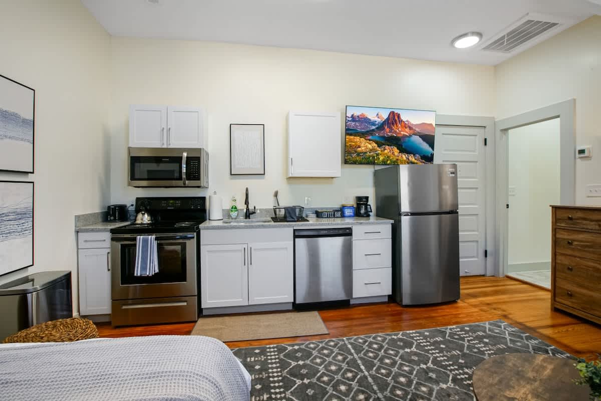 b949fec8 f2be 4e MzTVw