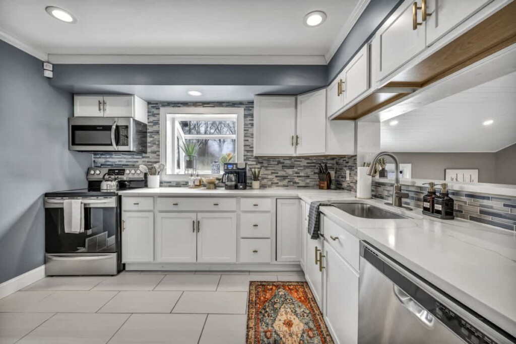 ce99df71 8ef0 4e H7Rbl