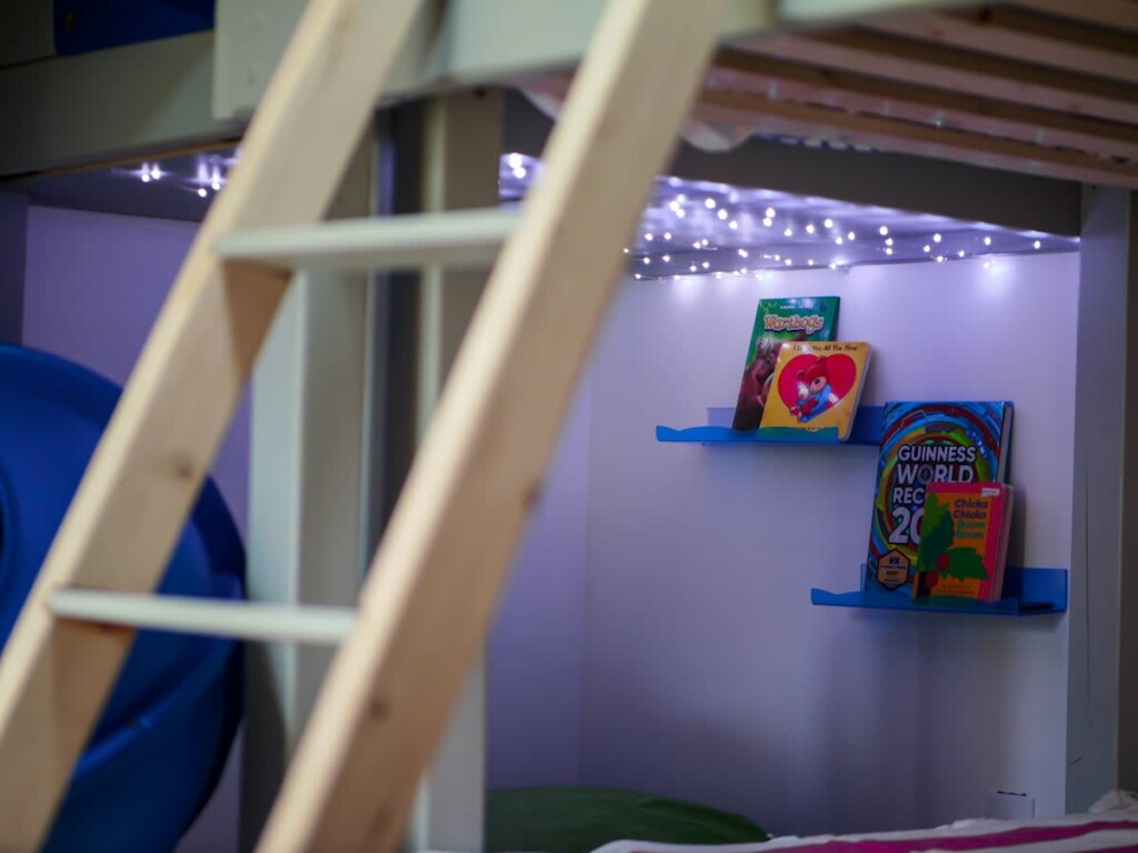 da8e68ec 697d 40 HKSW5