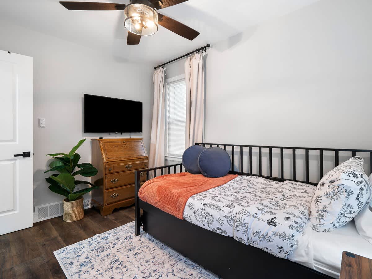 db16202c 4b33 49 EidyF