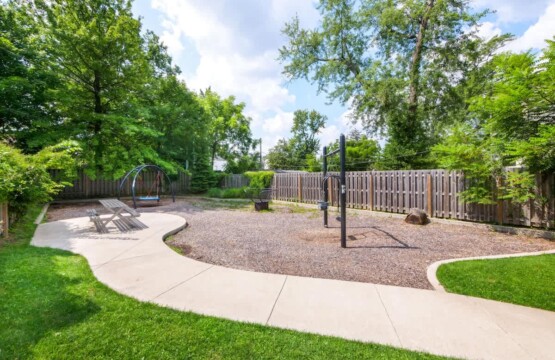 debc092a 3a17 42 qqNHT