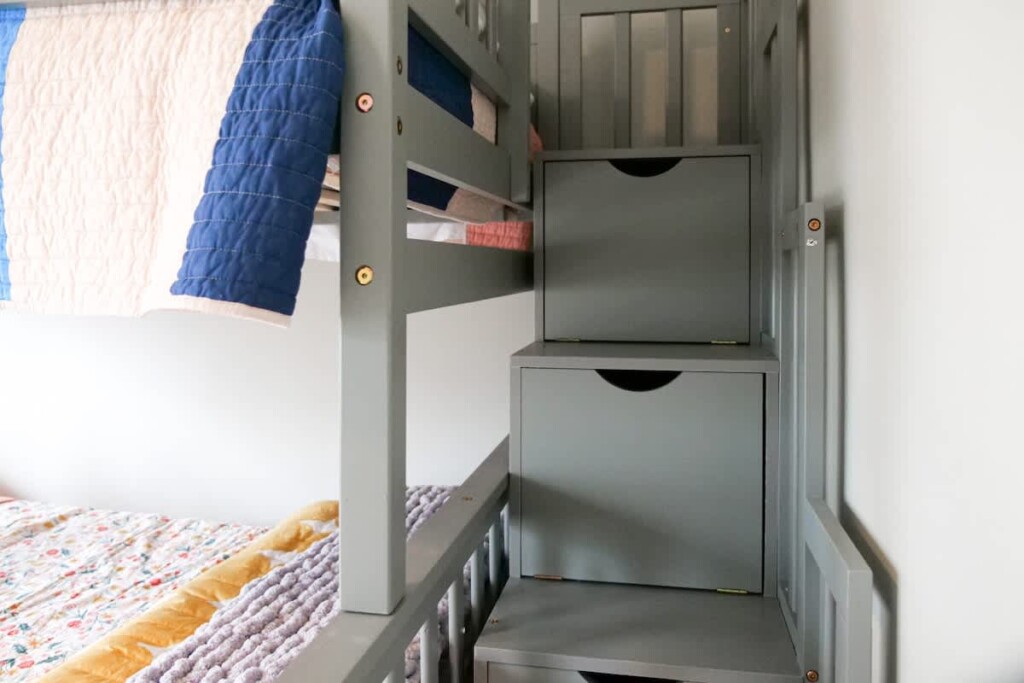 e227484a 16b6 49 8YyEn