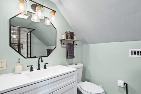 e24d6b23 8094 4c DmW37