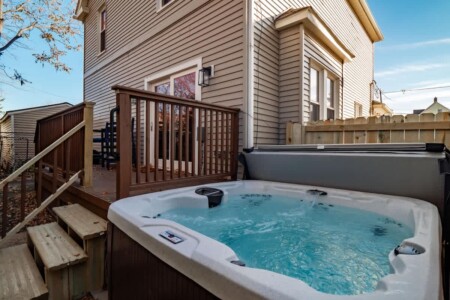 e608de11 8bd0 49 HRiSf