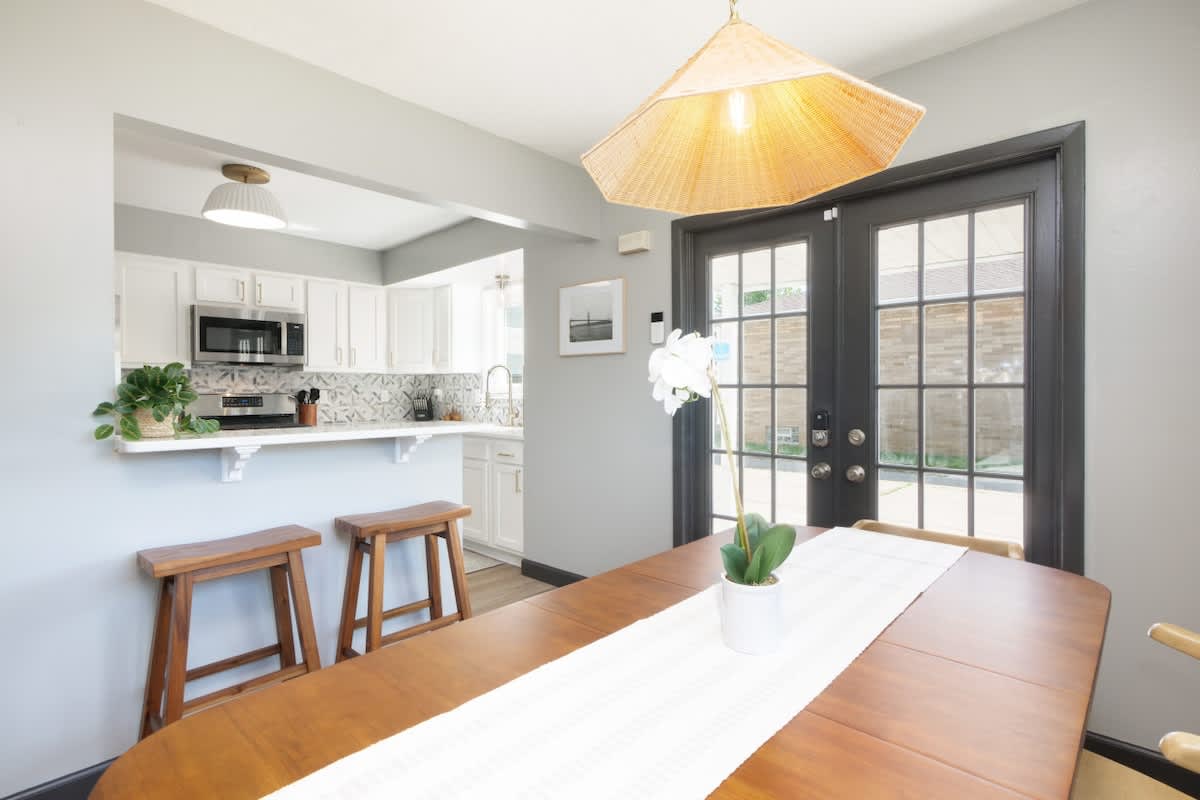 e8165080 5e02 49 Ri1a7