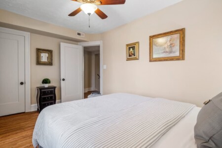 e92063c3 773c 4b frOwu