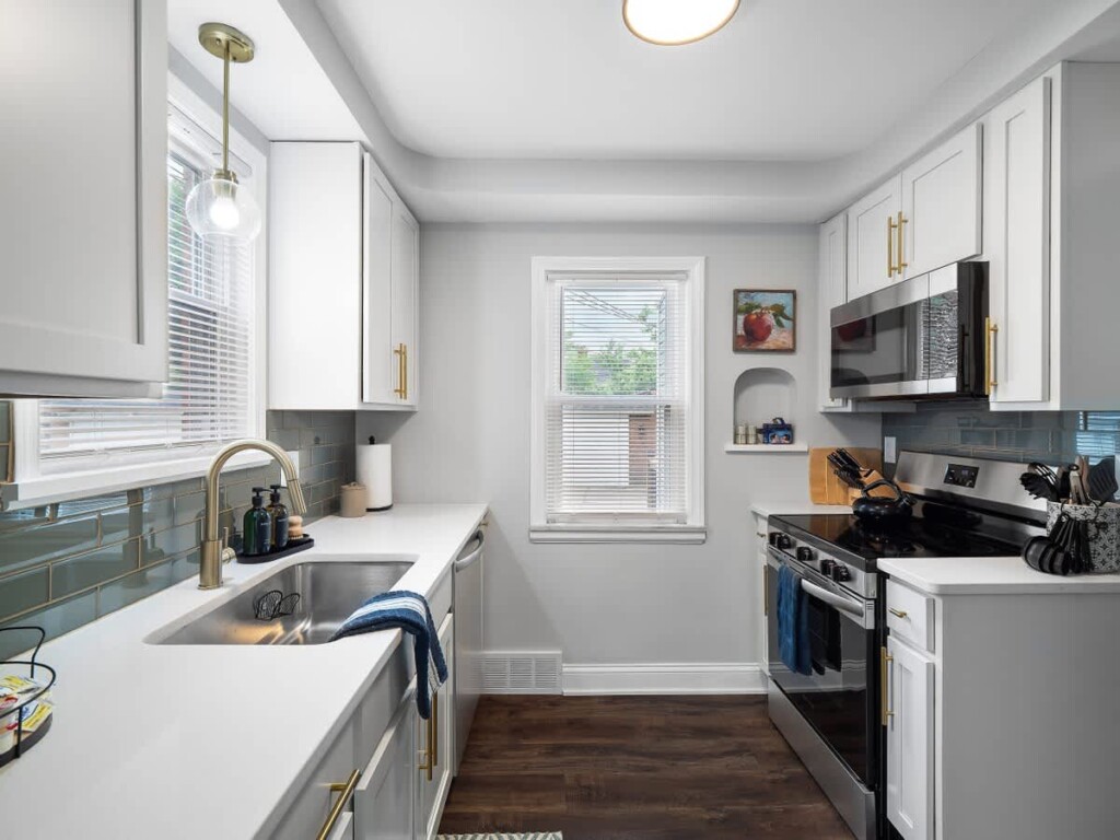 ebec57fe f69f 49 aoW5P