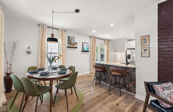 eebab03b 90a5 4f sMMpe