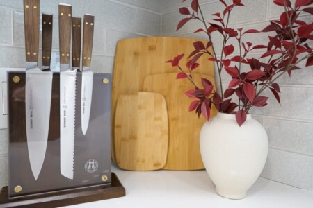 ef9b398d 08c9 43 edy9W