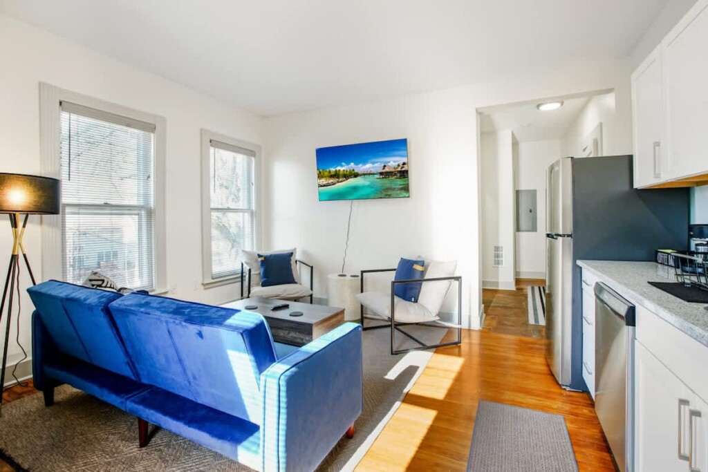 f0304c75 40cd 41 Dc7rA