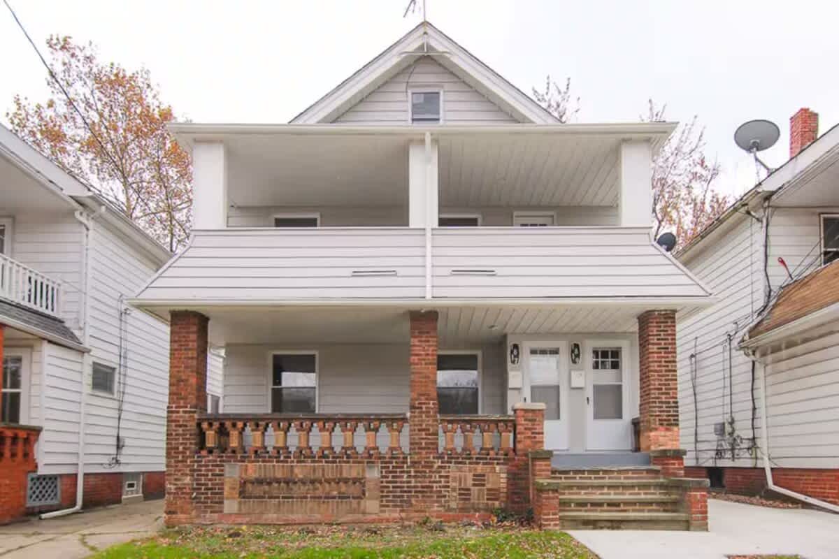 f0a99fb7 afba 4d 6UueQ