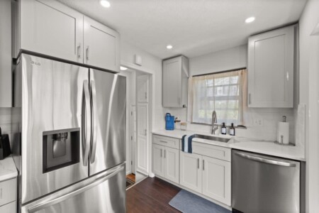 f27020c5 5b17 4a TjNaU