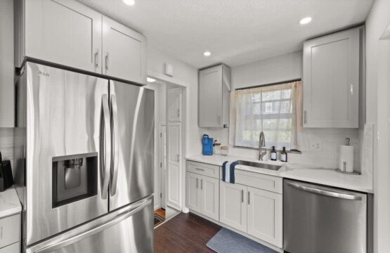 f27020c5 5b17 4a TjNaU