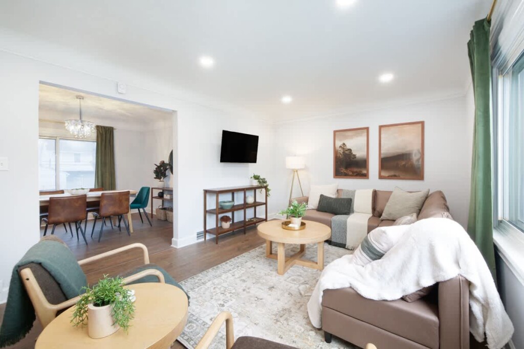 02625d49 4e24 46 YN853