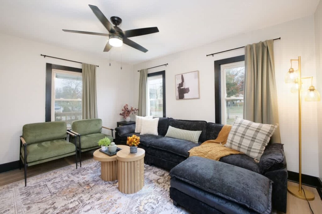 7bc54fad f8e9 4c IqKlZ