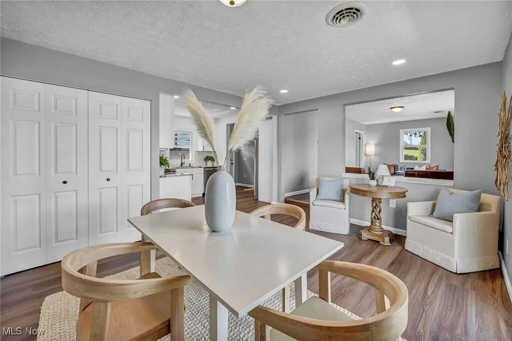 aojtf2nsee4fdglfbut5