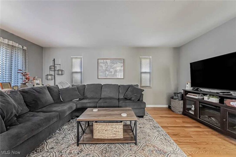 axiqdjmjerwxxjnrgray