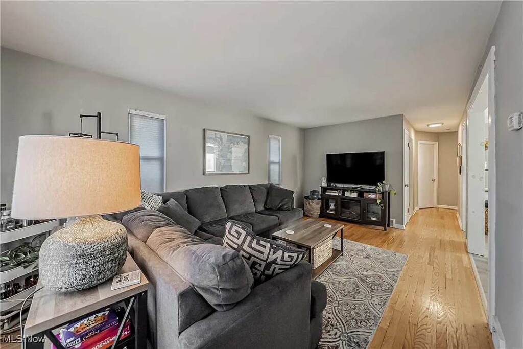 hltqjcenldyvuhgjgfmg