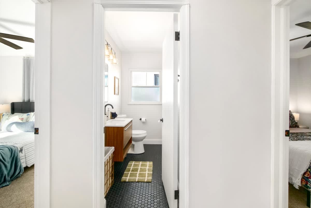 26e42723 00f5 44 BI1kT