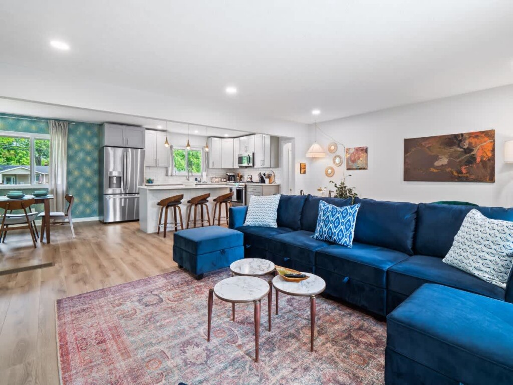 b6d75e09 62cb 4e KNYI2